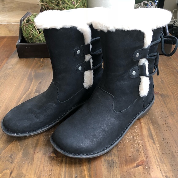 UGG Akadia black boot these are tts PRICE IS FIRM - Picture 3 of 6